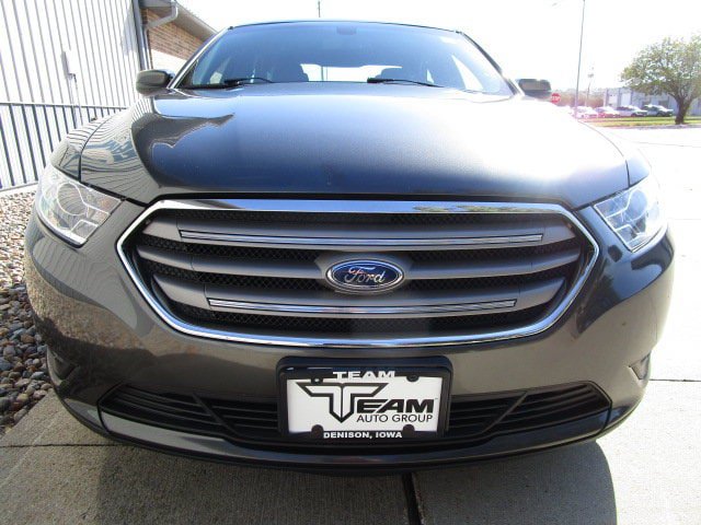 Used 2018 Ford Taurus SEL w/ Equipment Group 201A FWD image 2