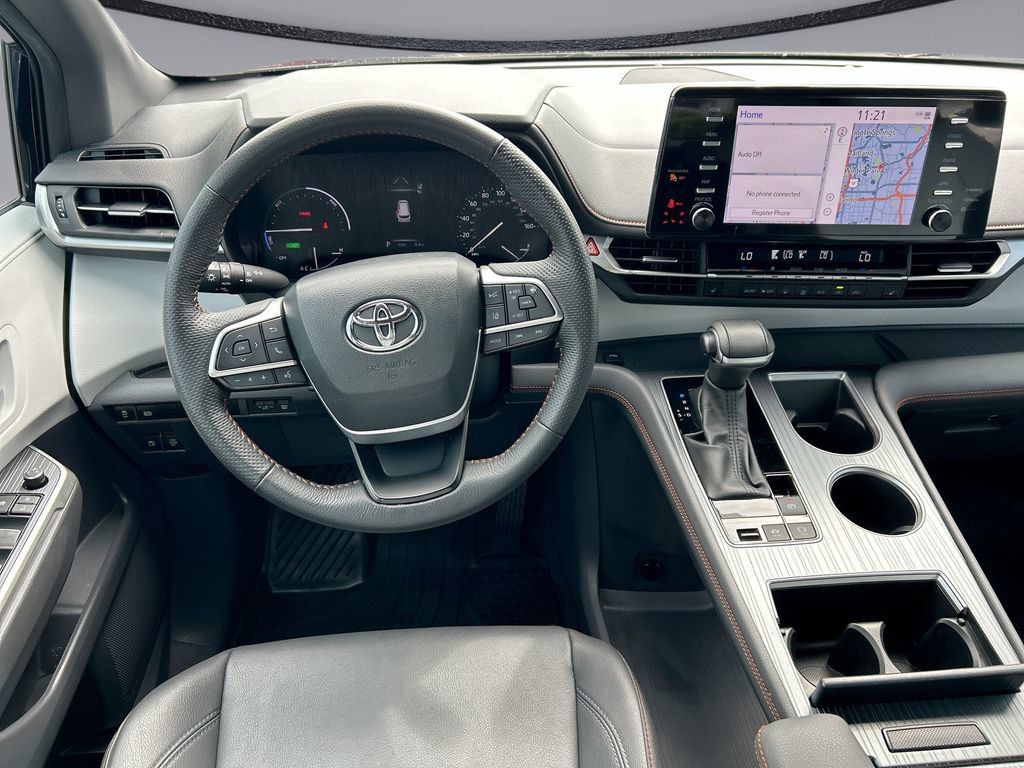 Used 2024 Toyota Sienna XSE FWD image 19