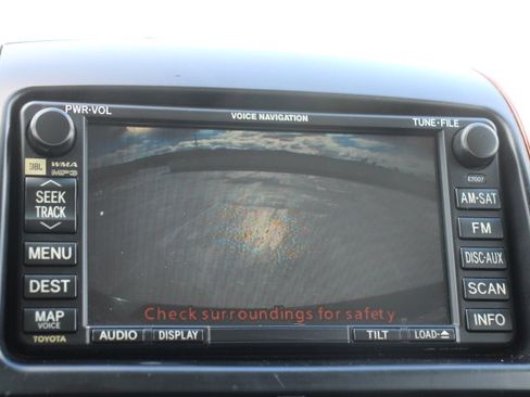 Used 2009 Toyota Sienna XLE image 28