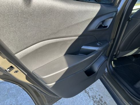 Used 2024 Chevrolet Trax LT w/ LT Convenience Package image 20