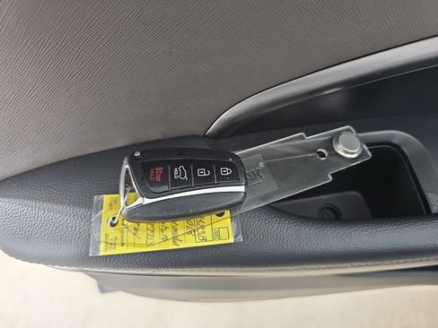 Used 2018 Hyundai Santa Fe Sport w/ 2.4L Tech Package 04 FWD image 40