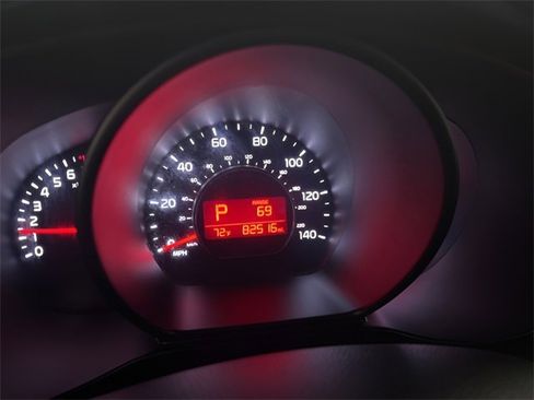 Used 2014 Kia Soul + image 20