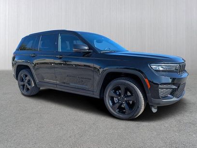 Used 2023 Jeep Grand Cherokee Altitude