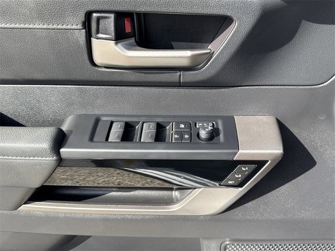 Used 2024 Toyota Tundra Limited image 19