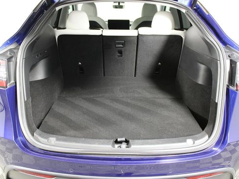 Used 2021 Tesla Model Y Long Range image 24