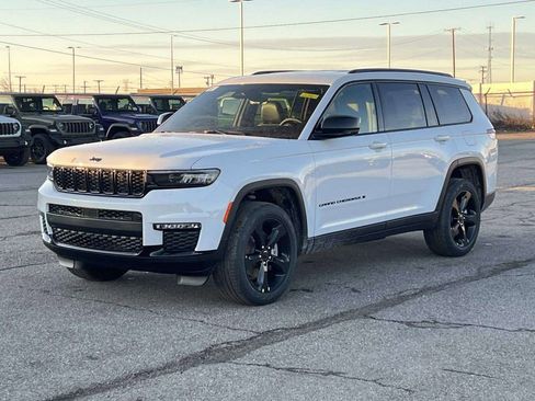 New 2025 Jeep Grand Cherokee L Limited w/ Black Appearance Package image 2