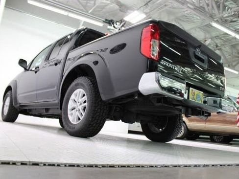 Used 2016 Nissan Frontier SV image 42
