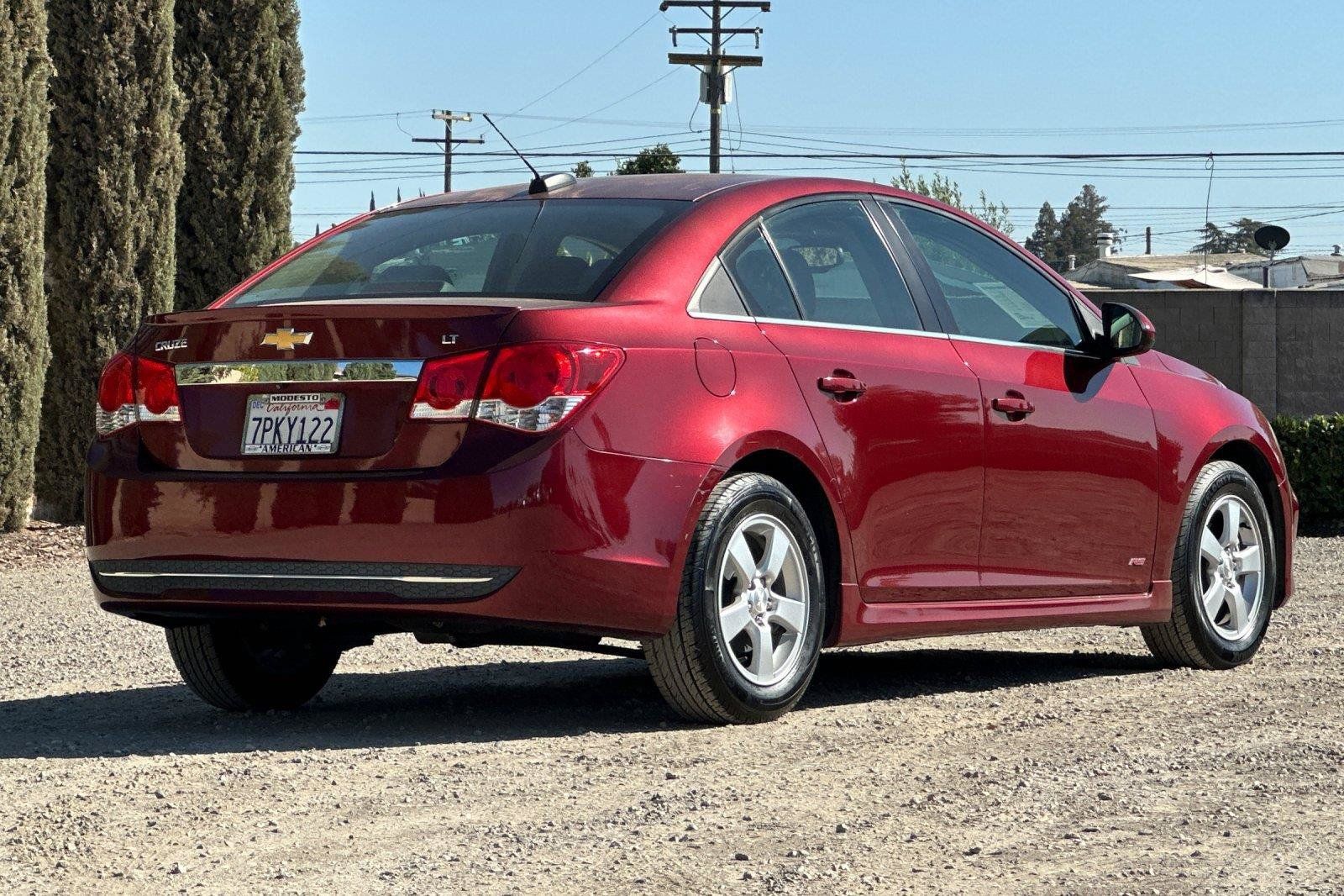 Used 2016 Chevrolet Cruze LT FWD image 4