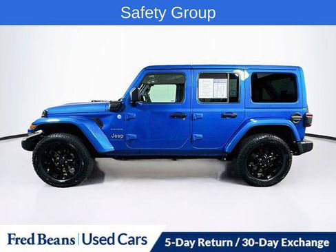 Certified 2024 Jeep Wrangler Unlimited Sahara w/ Technology Group AWD/4WD image 5