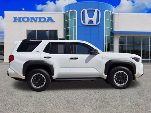 Used 2026 Toyota 4Runner TRD Off-Road Premium AWD/4WD image 2