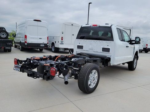 New 2025 Ford F250 XL image 3