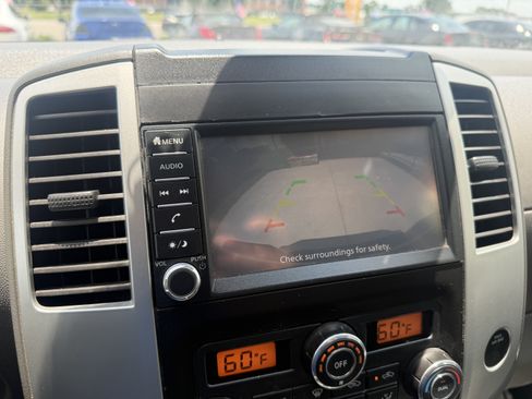 Used 2020 Nissan Frontier SV w/ Midnight Edition Floor Mats AWD/4WD image 15