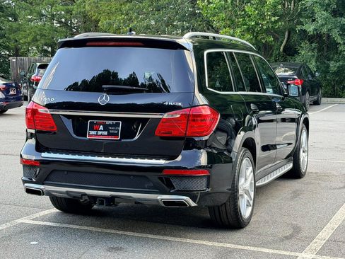 Used 2016 Mercedes-Benz GL 550 4MATIC image 5