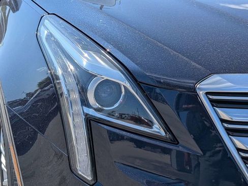 Used 2017 Cadillac XT5 FWD image 9