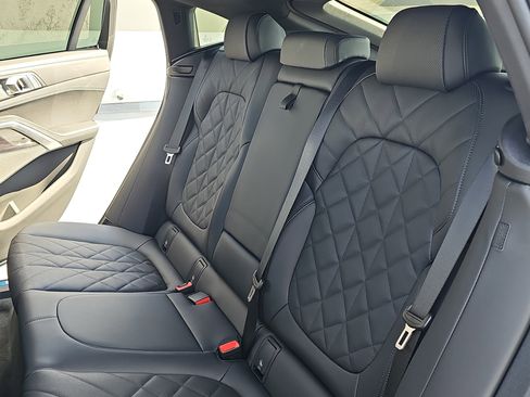 New 2026 BMW X6 xDrive40i image 14