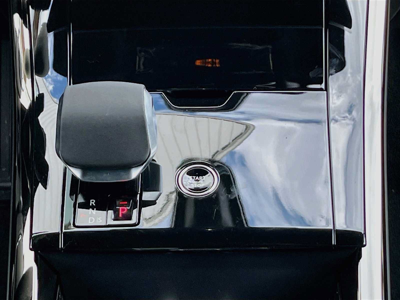 New 2027 Land Rover Range Rover Sport SE AWD/4WD image 9