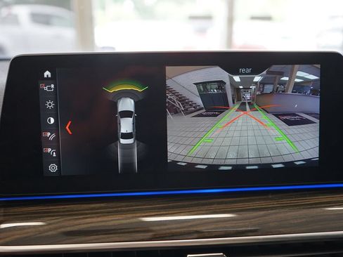 Used 2018 BMW 540i xDrive AWD/4WD image 9