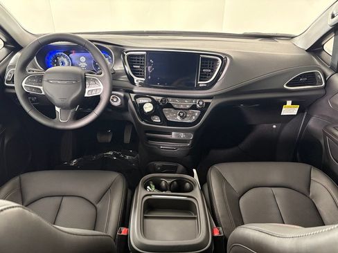 New 2027 Chrysler Pacifica Select FWD image 37