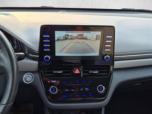 Used 2020 Hyundai Ioniq SE FWD image 15