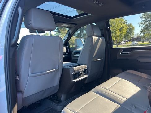 Used 2024 GMC Sierra 2500 SLT image 12