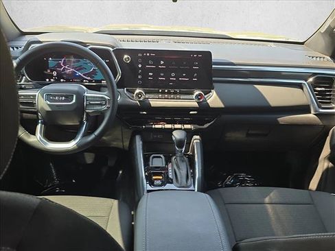 Used 2025 GMC Canyon Elevation RWD image 21