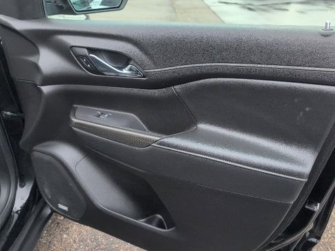 Used 2022 GMC Acadia SLT w/ Elevation Edition image 33