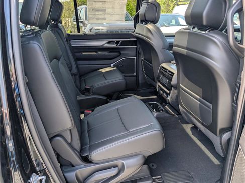 New 2026 Jeep Grand Wagoneer 4WD image 8