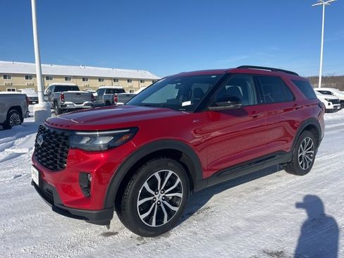 Used 2025 Ford Explorer ST-Line image 7