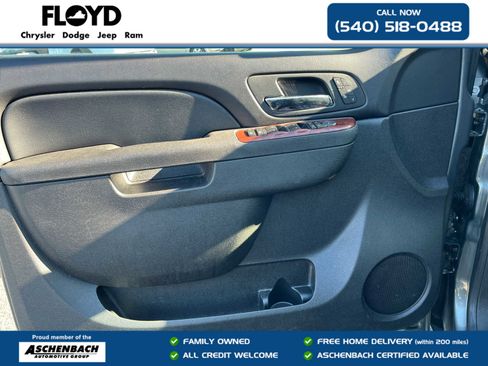 Used 2011 Chevrolet Avalanche LT w/ Luxury Package image 11