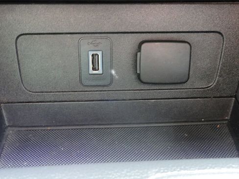 Used 2017 Ford Escape SE image 23