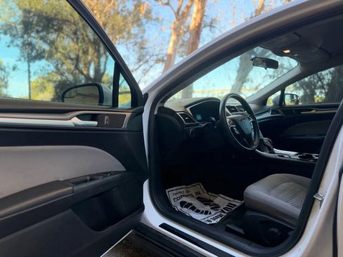 Used 2016 Ford Fusion S image 7