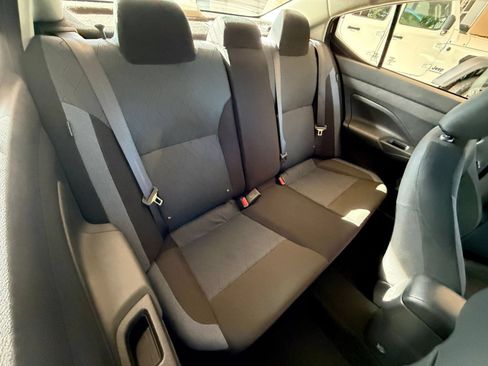 Used 2025 Nissan Versa SV FWD image 33