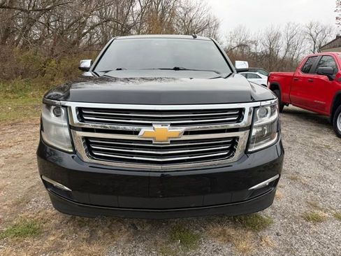 Used 2016 Chevrolet Suburban LTZ image 2