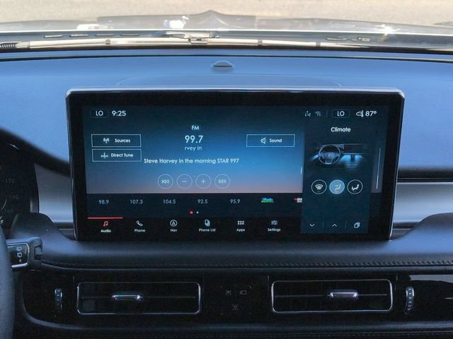 Used 2022 Lincoln Nautilus FWD w/ Premium Package image 18
