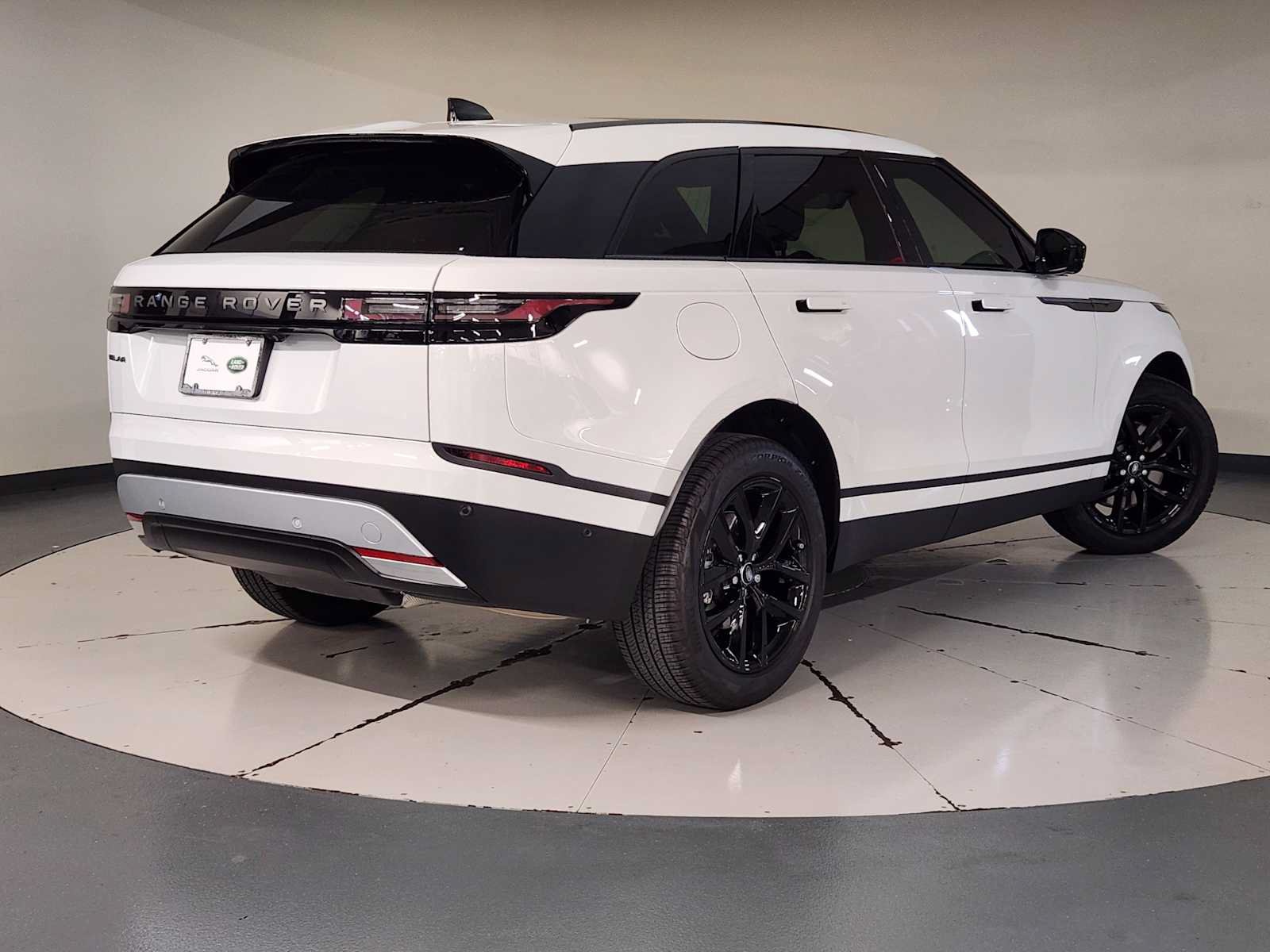Used 2026 Land Rover Range Rover Velar S AWD/4WD image 2