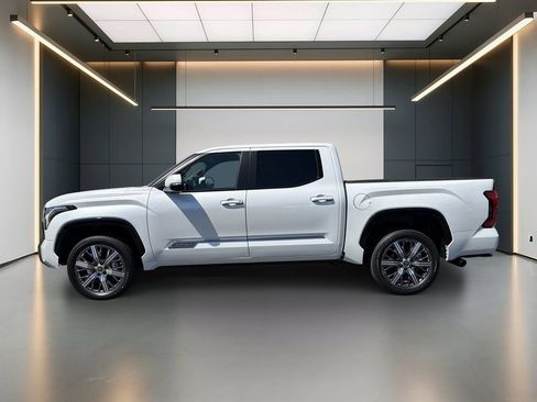 Used 2025 Toyota Tundra Platinum AWD/4WD image 2