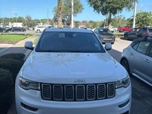 Used 2018 Jeep Grand Cherokee Summit RWD image 3