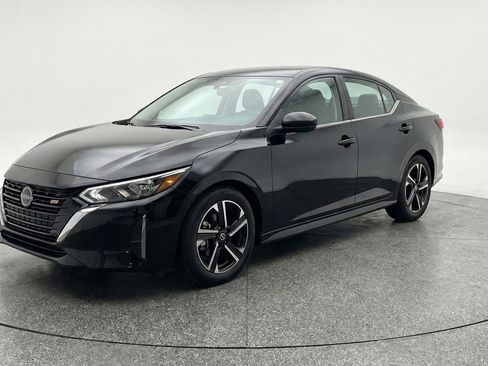 Used 2025 Nissan Sentra SV image 3