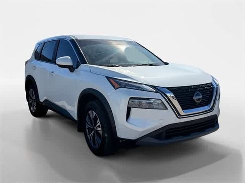 Used 2023 Nissan Rogue SV image 2