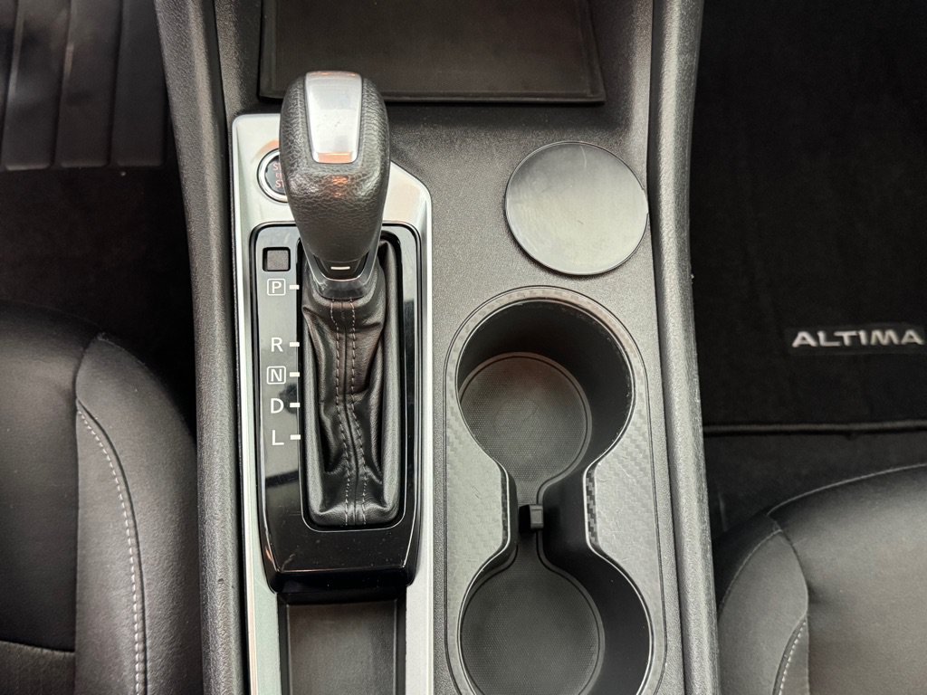 Used 2024 Nissan Altima 2.5 S FWD image 16