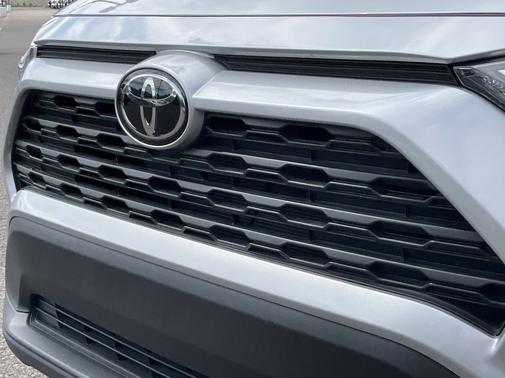 Used 2025 Toyota RAV4 XLE AWD/4WD image 20