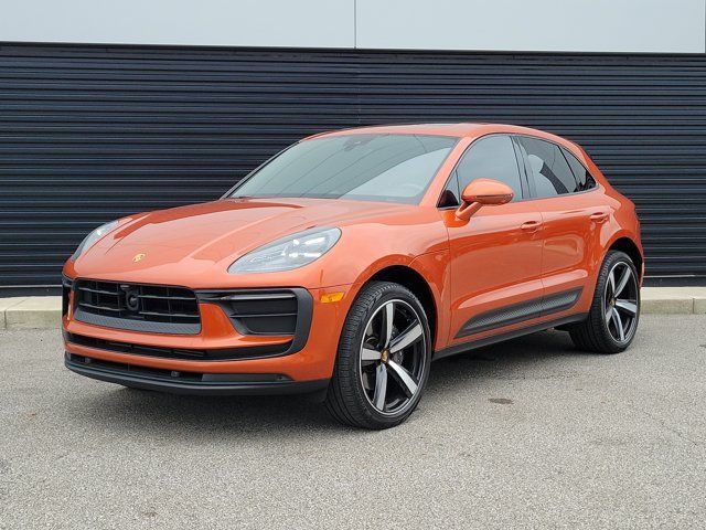 Certified 2023 Porsche Macan AWD/4WD image 1
