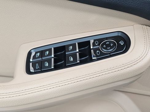 Used 2019 Porsche Macan AWD/4WD image 24