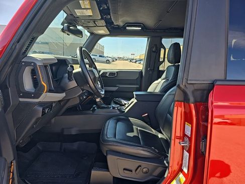 Used 2023 Ford Bronco Badlands image 7