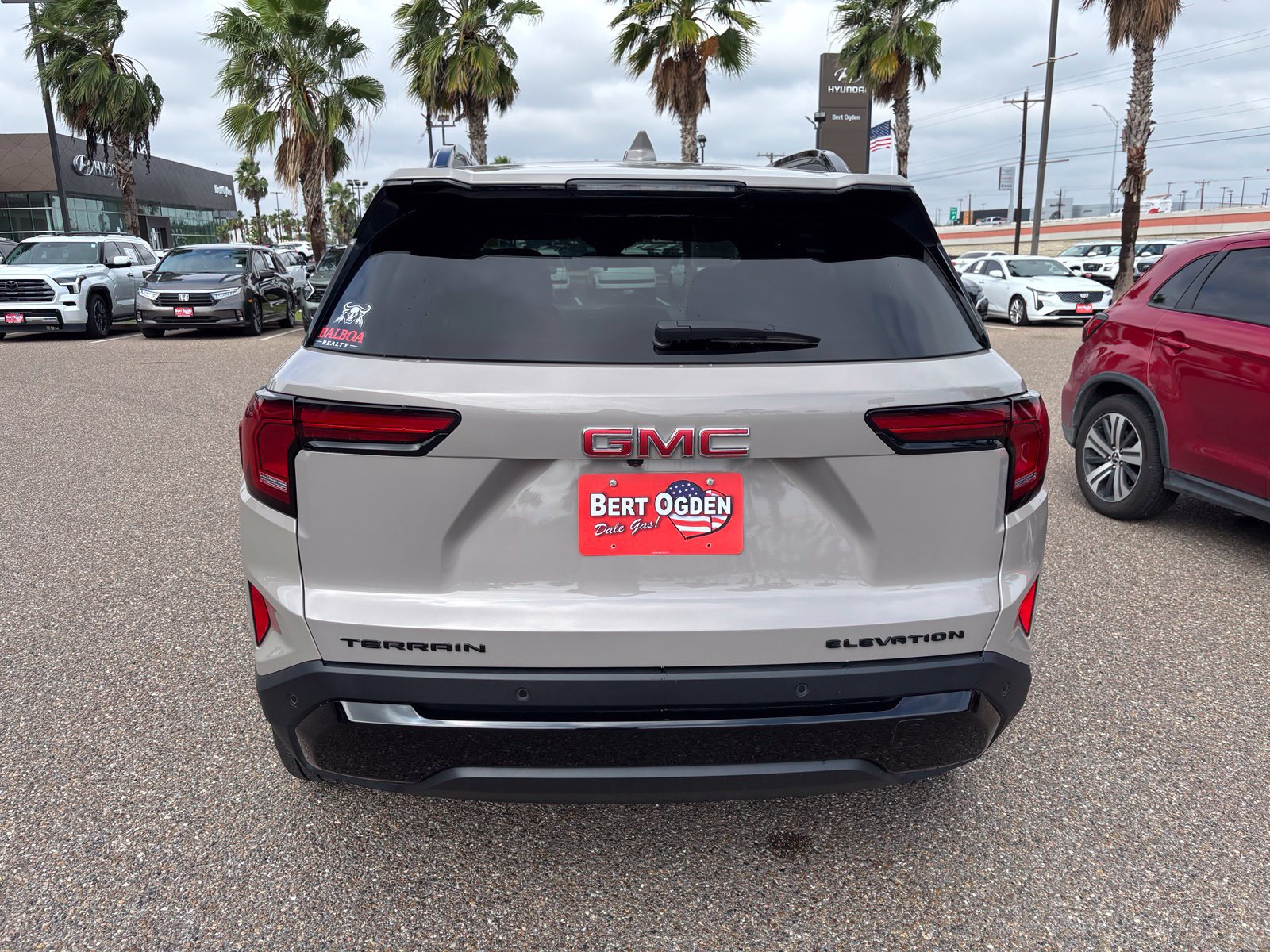 Used 2026 GMC Terrain Elevation w/ Elevation Premium Package FWD image 5