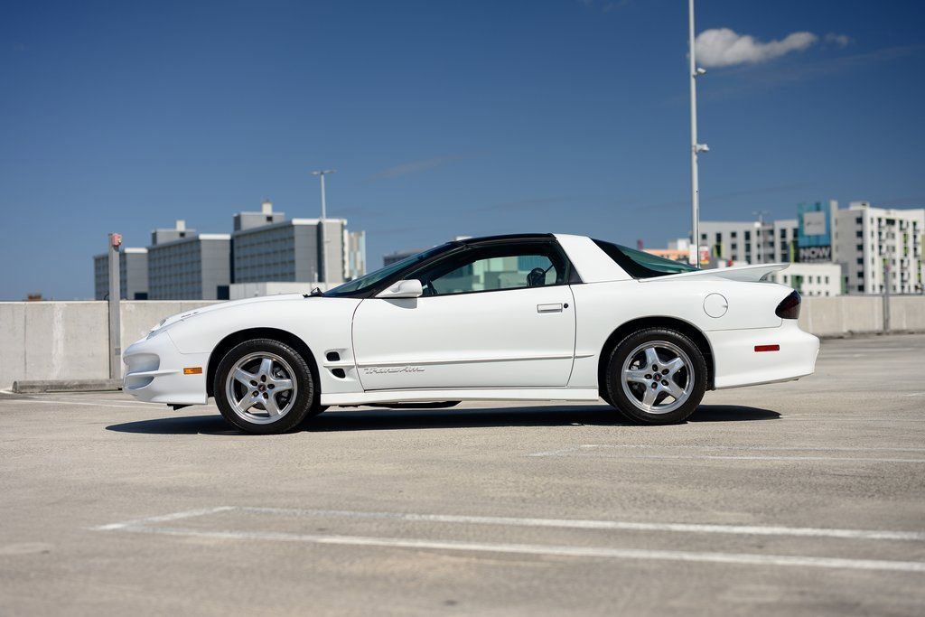 Used 2001 Pontiac Firebird Trans Am RWD image 2