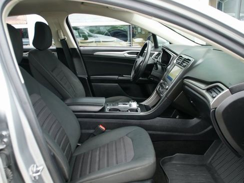 Used 2020 Ford Fusion SE image 34