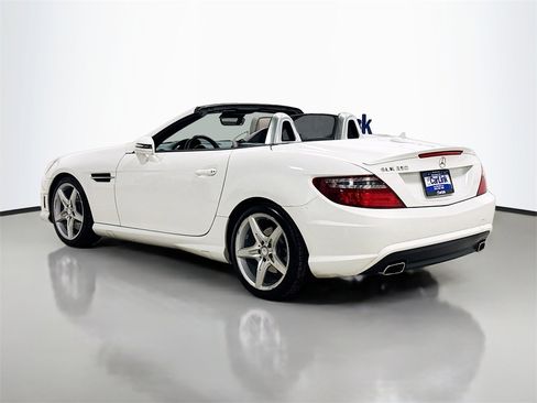 Used 2015 Mercedes-Benz SLK 350 SLK 350 image 4