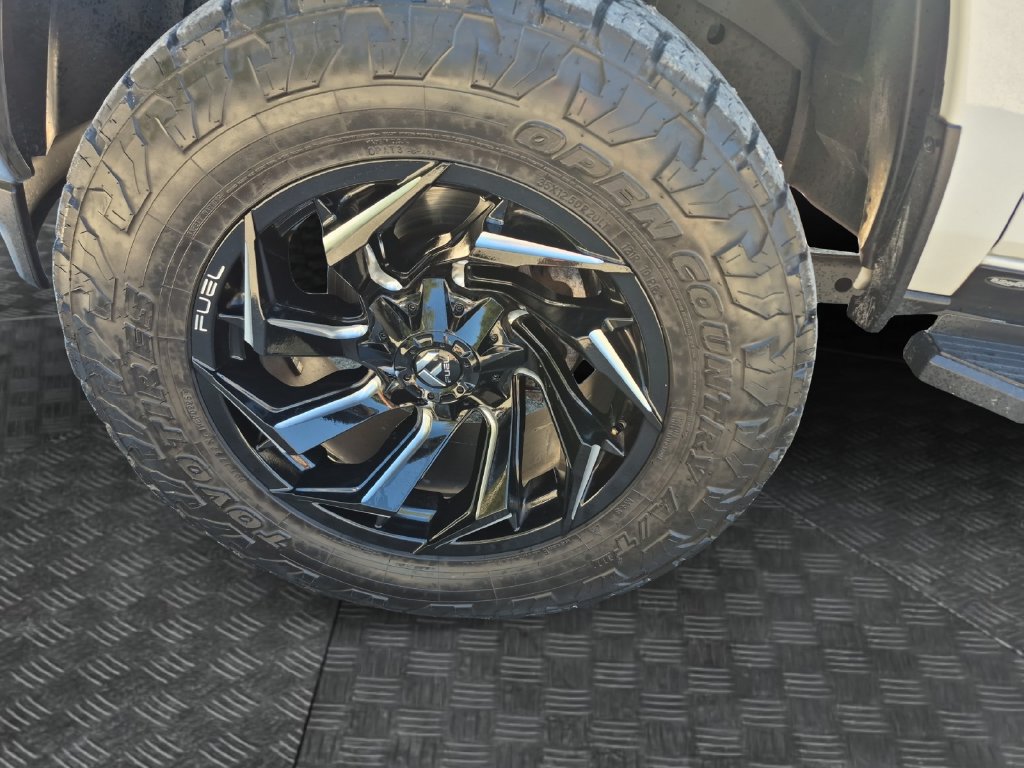 Used 2024 RAM 2500 Tradesman w/ Chrome Appearance Group AWD/4WD image 14