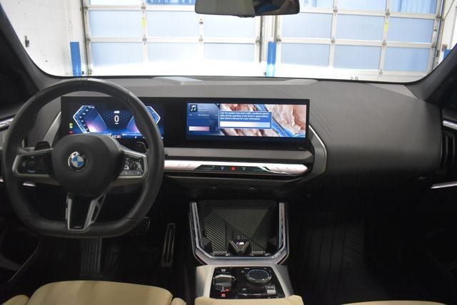 Used 2025 BMW X3 xDrive30i w/ M Sport Package AWD/4WD image 5